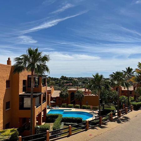 Piso De Lujo Totalmente Equipado A Estrenar Para 6 Estepona Exterior foto