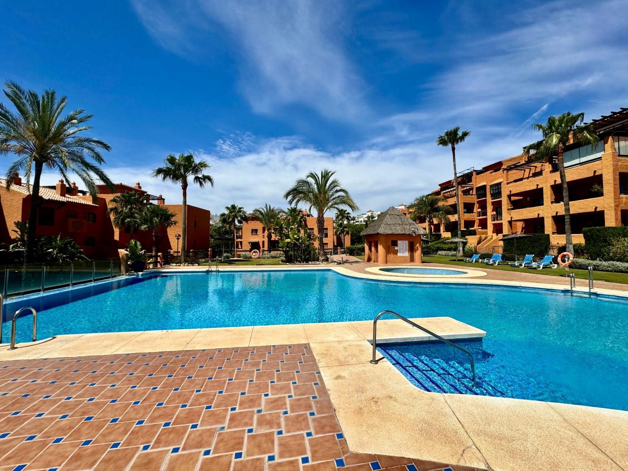 Piso De Lujo Totalmente Equipado A Estrenar Para 6 Estepona Exterior foto